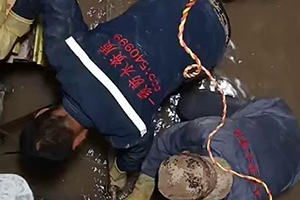 武汉电梯井堵漏施工视频